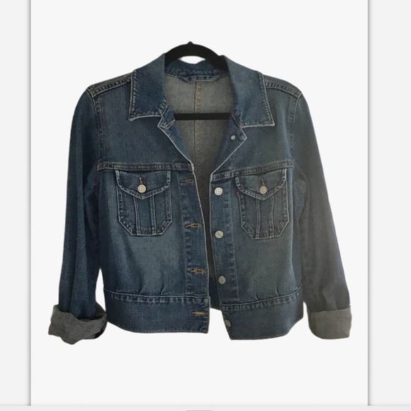 Levi’s Jackets & Blazers - Levi’s Cropped Medium Wash Women’s Jean Jacket